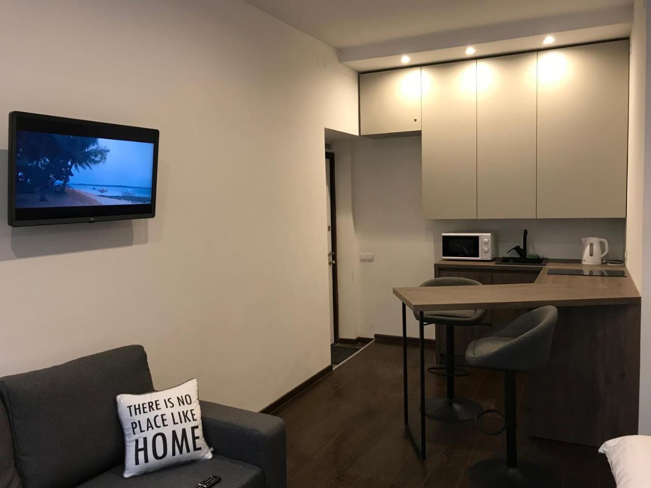 Vip Apartment Ploscha Rynok ลวีฟ ภายนอก รูปภาพ