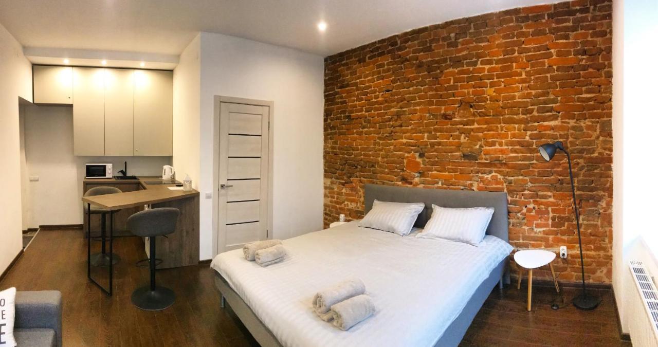 Vip Apartment Ploscha Rynok ลวีฟ ภายนอก รูปภาพ