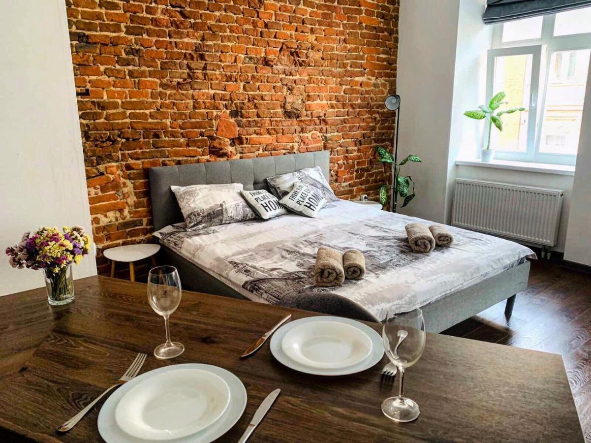 Vip Apartment Ploscha Rynok ลวีฟ ภายนอก รูปภาพ